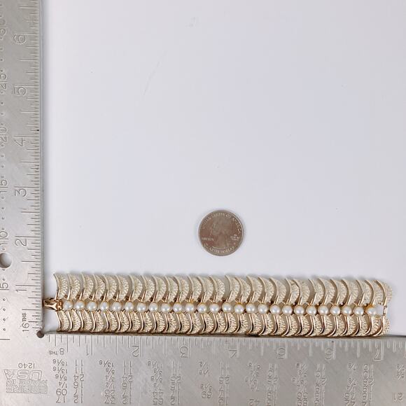 VTG Signed Kramer Mid Century Bracelet Gold Tone Faux Pearl Link Old Hollywood - Picture 9 of 16